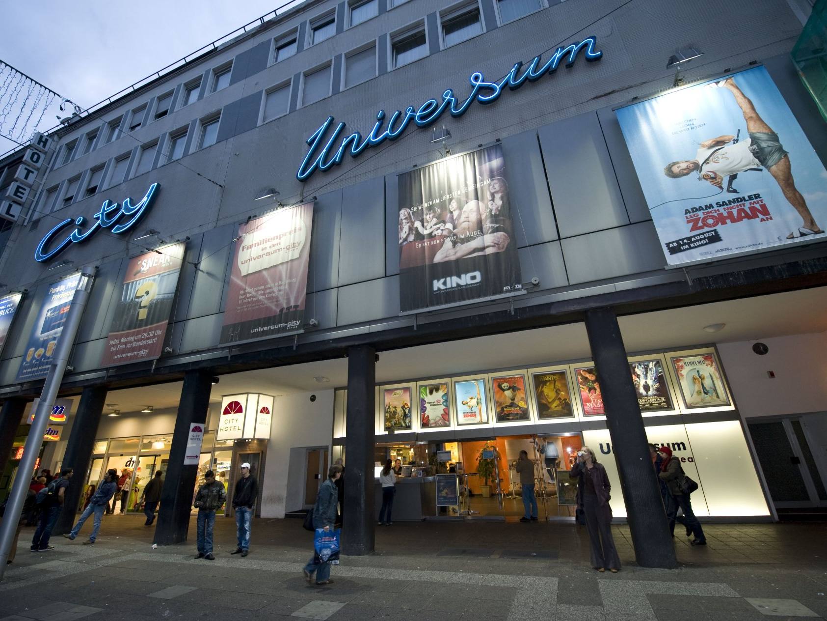 Universum-City Kinos cinema image