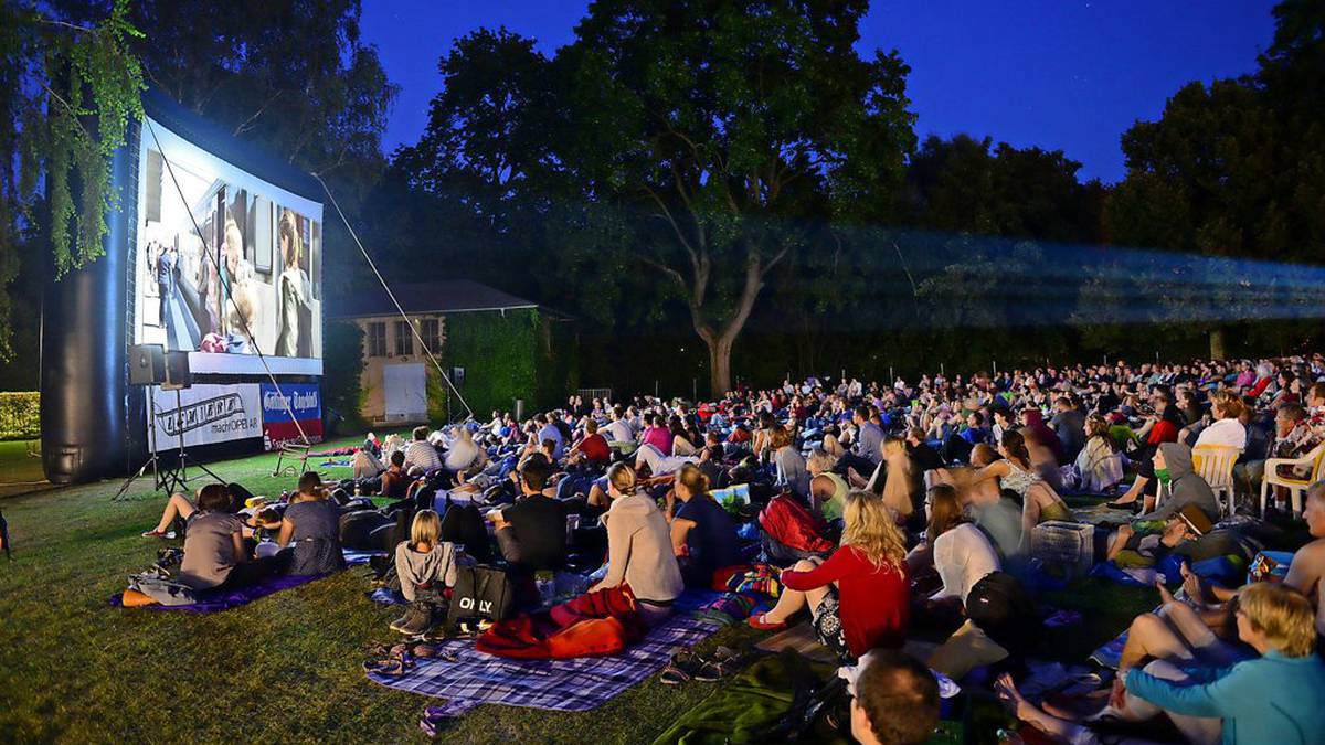 Open Air Kino im Freibad