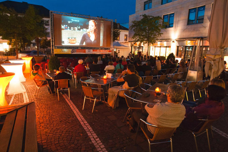 Open Air Kino im Sparkassen - Atrium